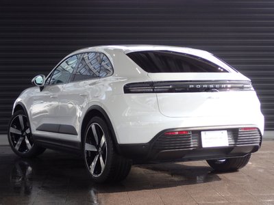 PORSCHE MACAN - 7