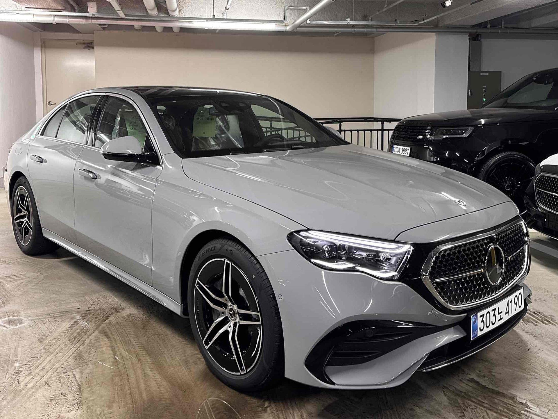 MERCEDES-BENZ E-CLASS - View 1