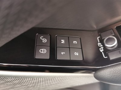 2018 LAND Rover RANGE ROVER VELAR — миниатюра 16