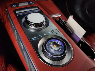 صورة 9 لـ 2022 Genesis GV70