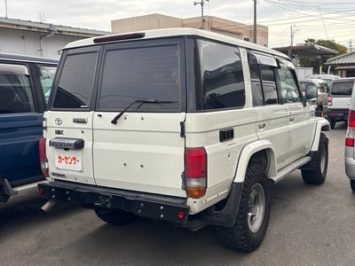 TOYOTA LAND CRUISER 70 - 4