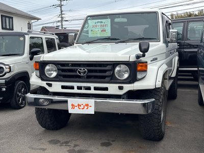 TOYOTA LAND CRUISER 70 - 1