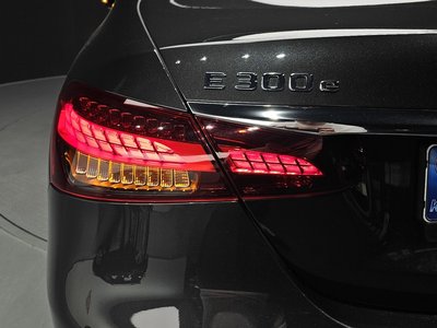 MERCEDES-BENZ E-CLASS - 10