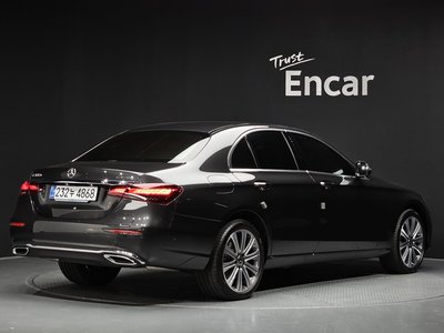 MERCEDES-BENZ E-CLASS - 3