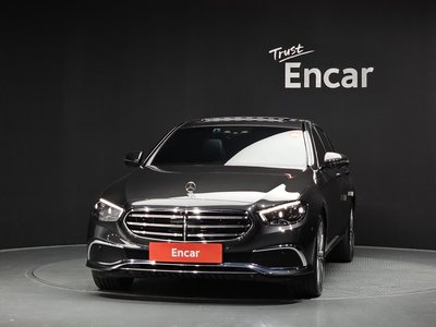 MERCEDES-BENZ E-CLASS - 2