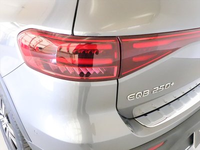 2025 Mercedes-BENZ EQB 照片 9
