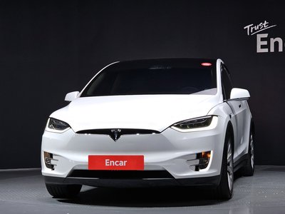 TESLA MODEL X - 2