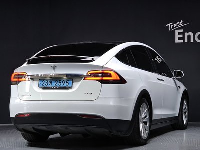 TESLA MODEL X - 4