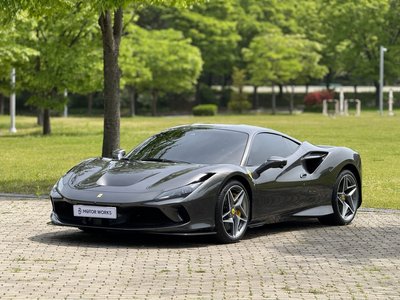 FERRARI F8 TRIBUTO - 1