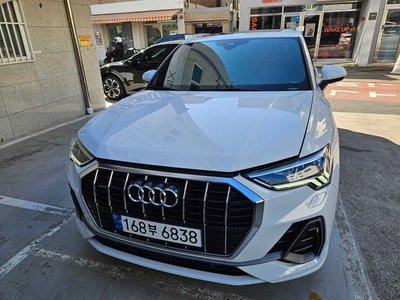 AUDI Q3 - 1