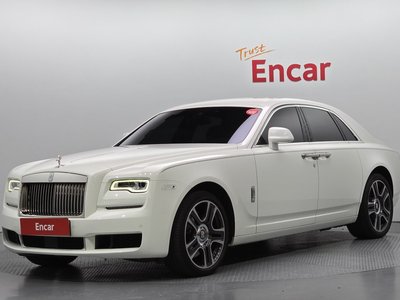 ROLLS-ROYCE GHOST