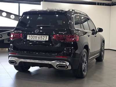 MERCEDES-BENZ GLB - 3
