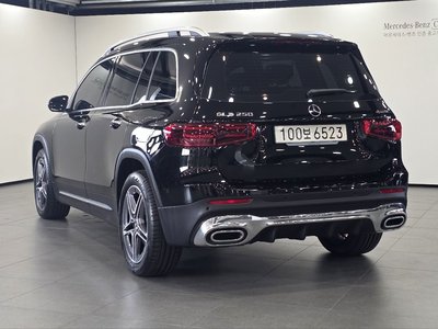 MERCEDES-BENZ GLB - 2