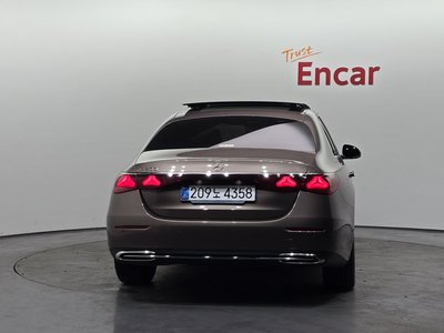 MERCEDES-BENZ E-CLASS - 3