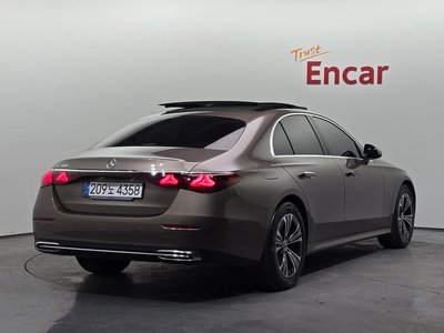 MERCEDES-BENZ E-CLASS - 4