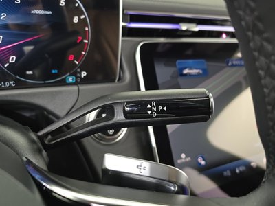 MERCEDES-BENZ E-CLASS - 9