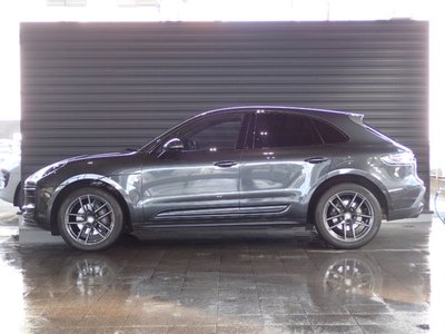 PORSCHE MACAN - 4