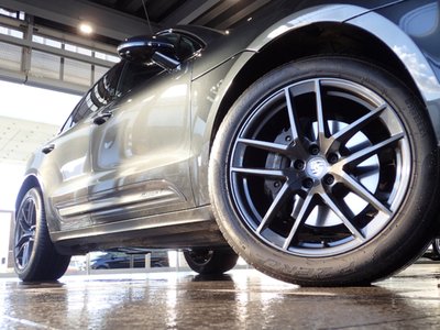 PORSCHE MACAN - 10