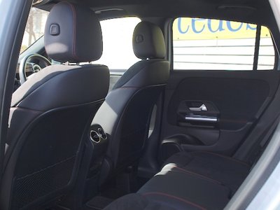 MERCEDES-BENZ GLA - 9