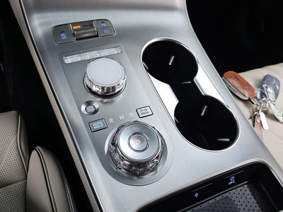 2024 Genesis GV70 photo 9