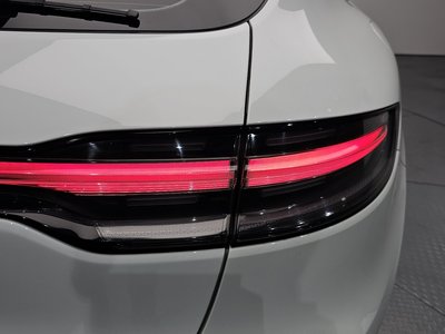 PORSCHE MACAN - 10
