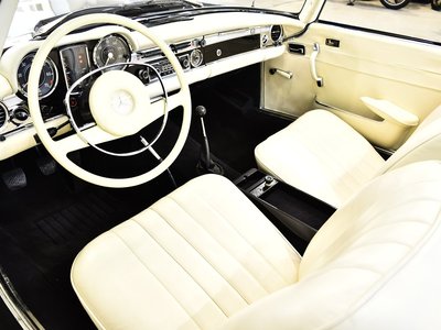 MERCEDES-BENZ SL - 10