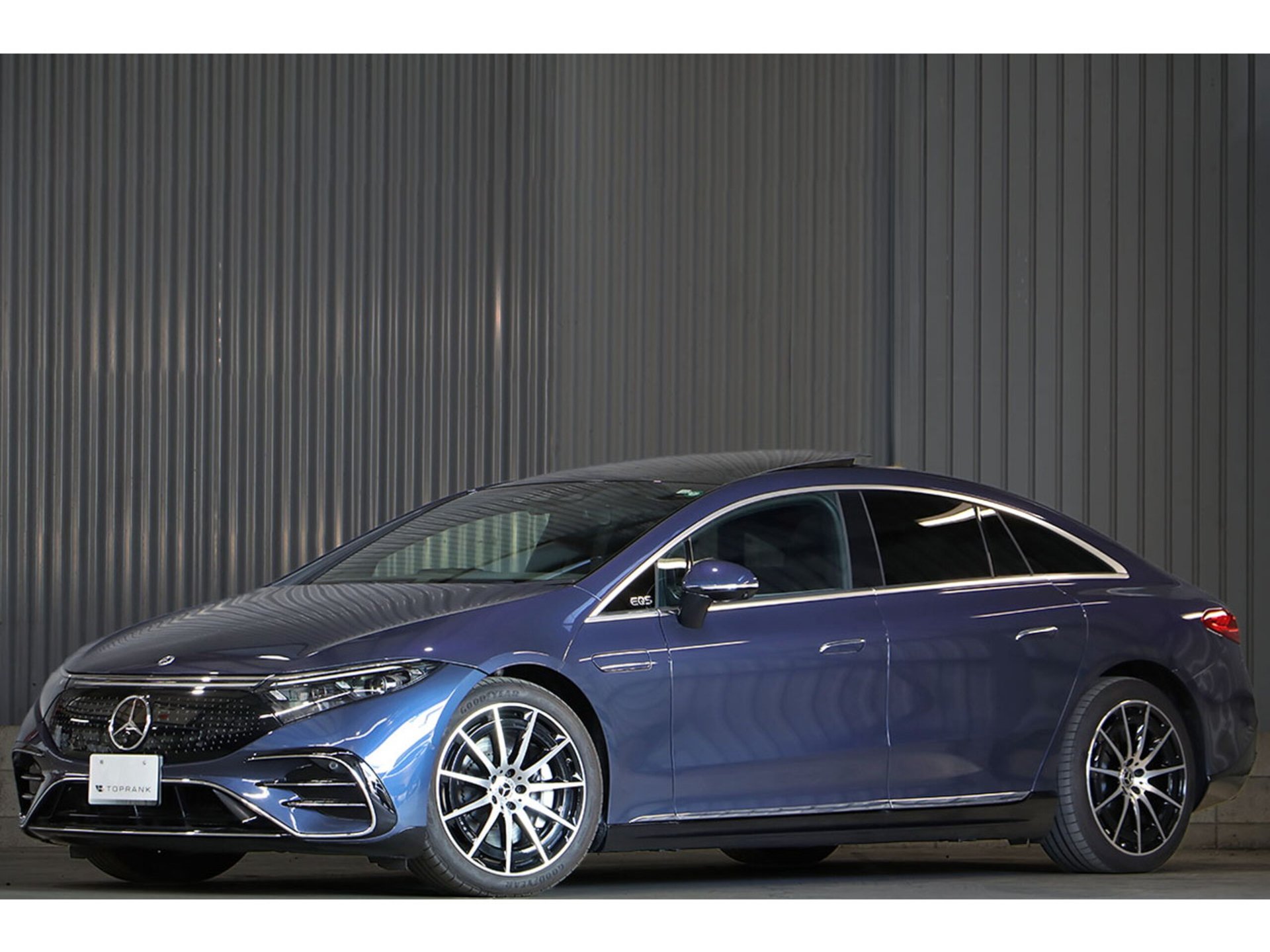 MERCEDES-BENZ EQS - View 1