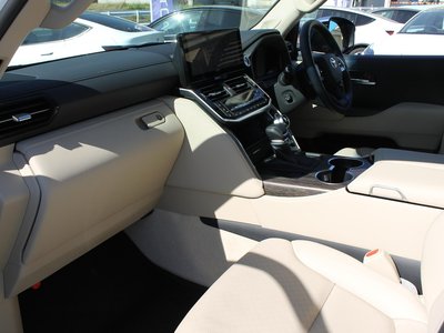 2025 Toyota LAND CRUISER 300 缩略图 23