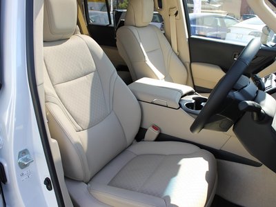 2025 Toyota LAND CRUISER 300 缩略图 22