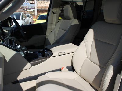 2025 Toyota LAND CRUISER 300 缩略图 24