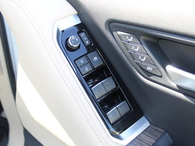 2025 Toyota LAND CRUISER 300 缩略图 30