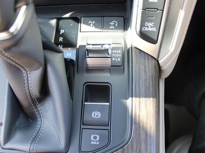 2025 Toyota LAND CRUISER 300 缩略图 37