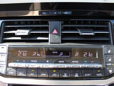 2025 Toyota LAND CRUISER 300 缩略图 40