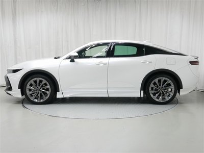 TOYOTA CROWN CROSSOVER - 2