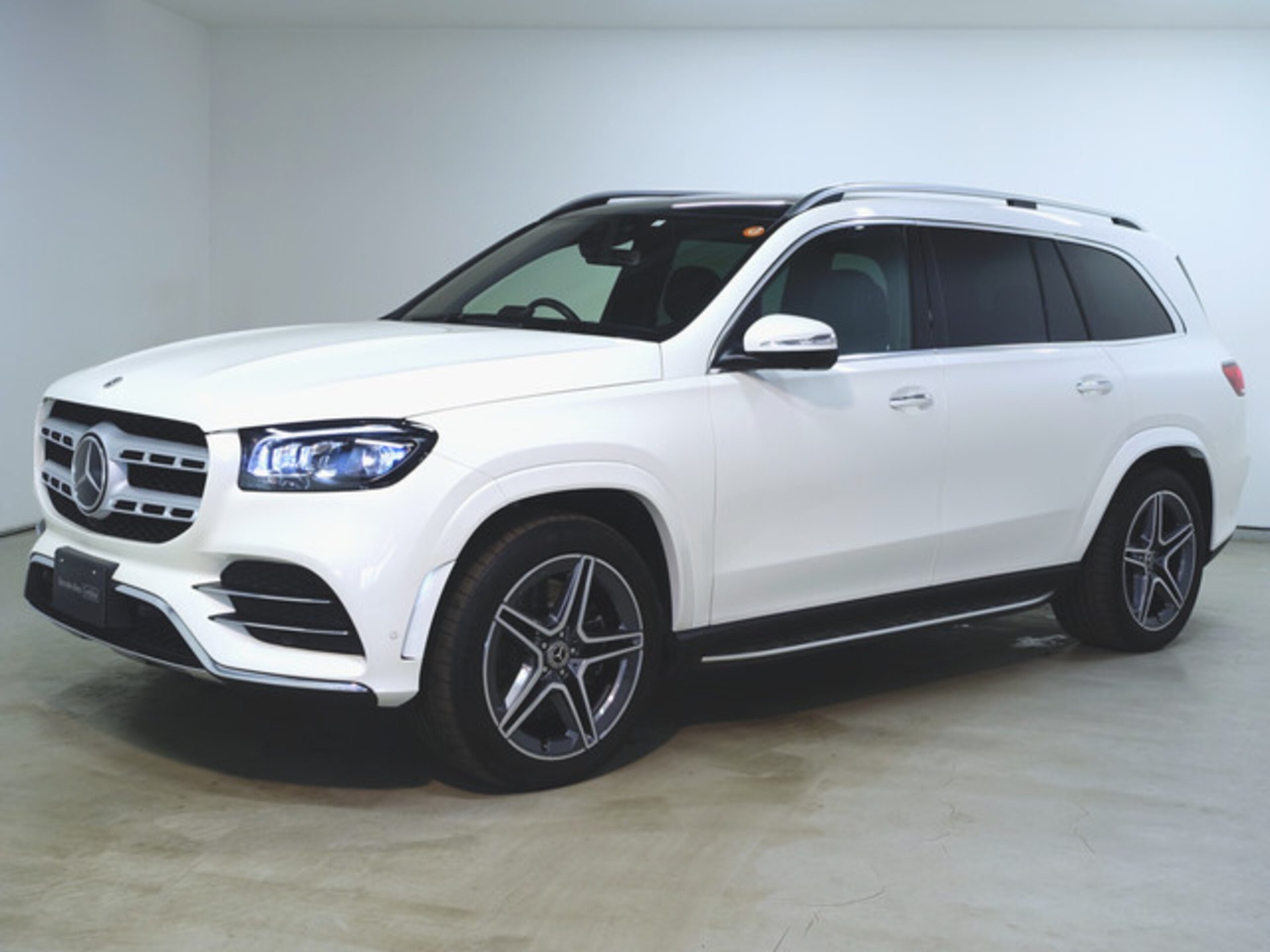 MERCEDES-BENZ GLS - View 1