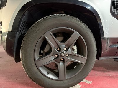 LAND ROVER DEFENDER - 6