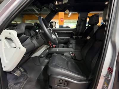 LAND ROVER DEFENDER - 10