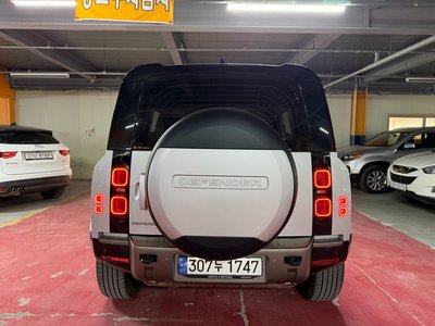 LAND ROVER DEFENDER - 4