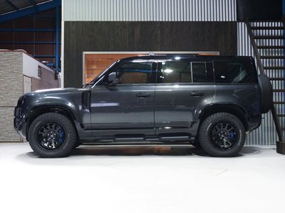 LAND ROVER DEFENDER - 6