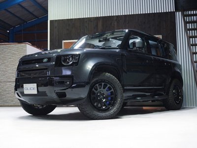 LAND ROVER DEFENDER - 1