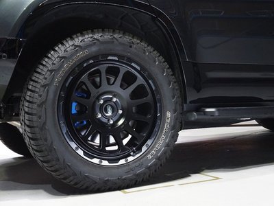 LAND ROVER DEFENDER - 10