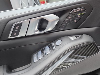 2025 BMW X7 缩略图 25