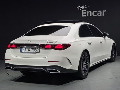 MERCEDES-BENZ E-CLASS - 3