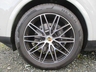 PORSCHE CAYENNE - 9