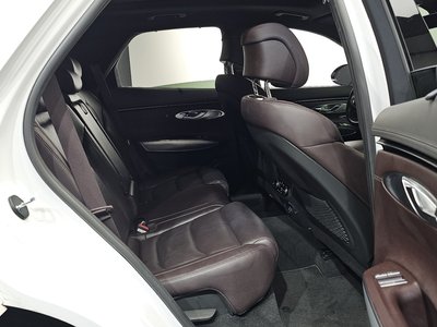 2021 Genesis GV70 — миниатюра 16