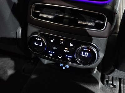 2021 Genesis GV70 — миниатюра 25