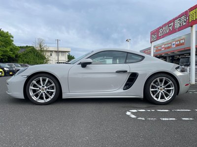 PORSCHE 718 - 8