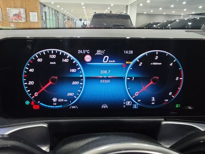 MERCEDES-BENZ GLB-CLASS - 8