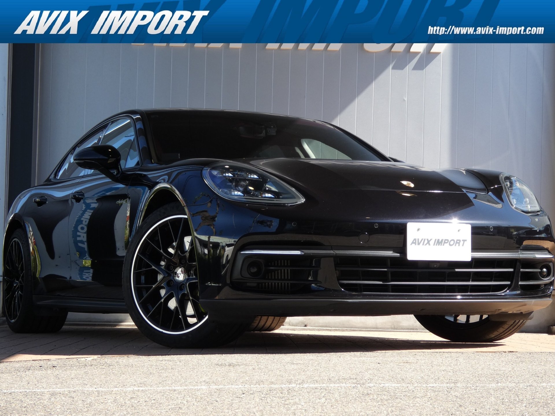 PORSCHE PANAMERA - View 1