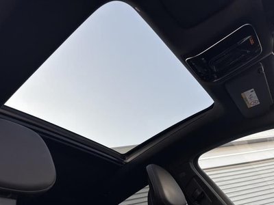 MERCEDES-BENZ EQE - 8